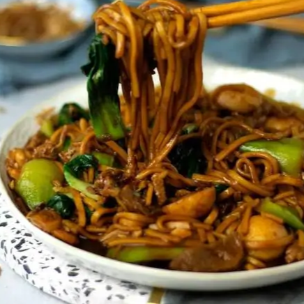 Hokkien Noodle with Chicken and Veg