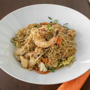 Singapore Fried Rice Noodle with Chicken